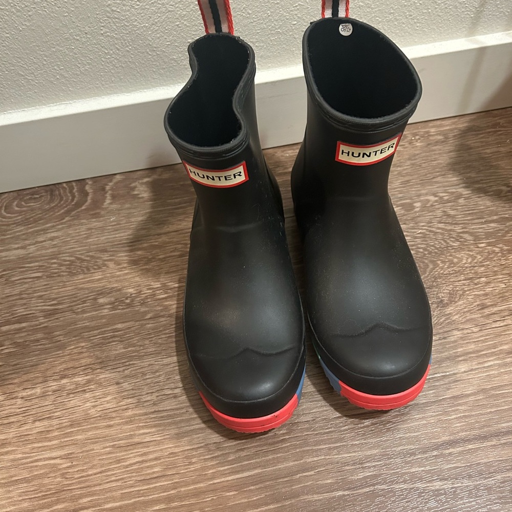 Hunter Women’s Black Boots with Red Trim